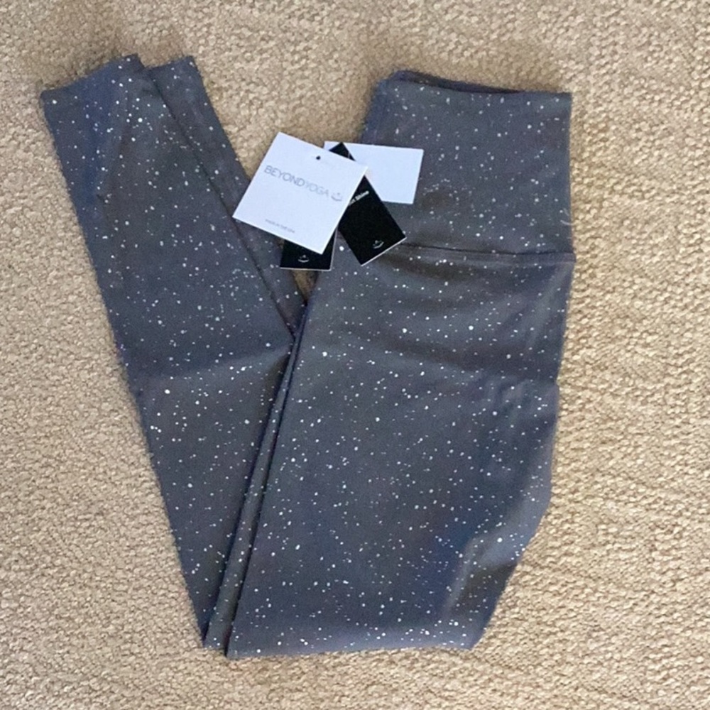 Beyond Yoga Gray Speckled Leggings